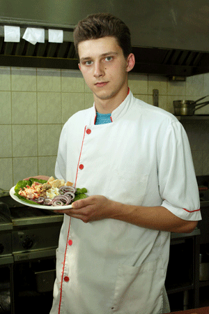 Салат с роменом и беконом