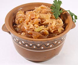 КАПУСТА, ТУШЕННАЯ В ГОРШОЧКЕ
