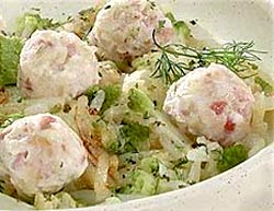 РЕЦЕПТ ТУШЕНОЙ КОЛЬРАБИ С КЛЕЦКАМИ ИЗ ТЕЛЯТИНЫ.